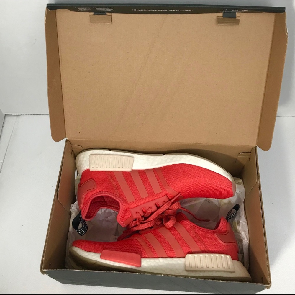 ADIDAS NMD R1 SHOES